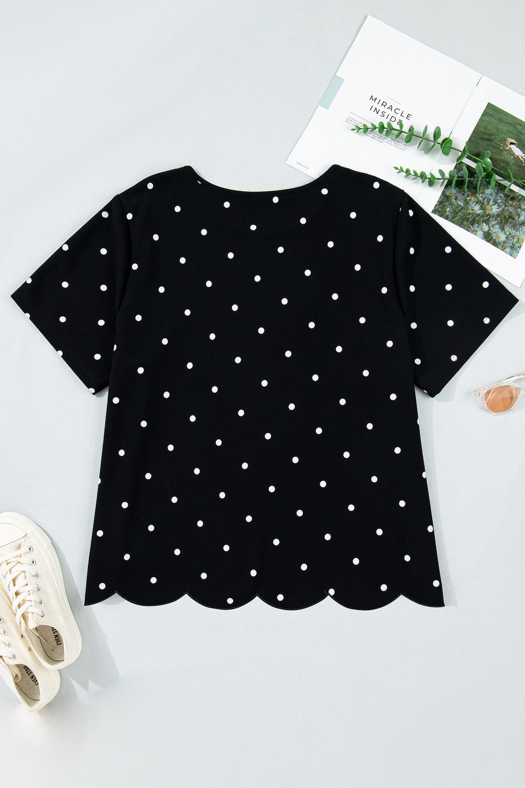 Plus Size Polka Dot Scallop Hem T-Shirt