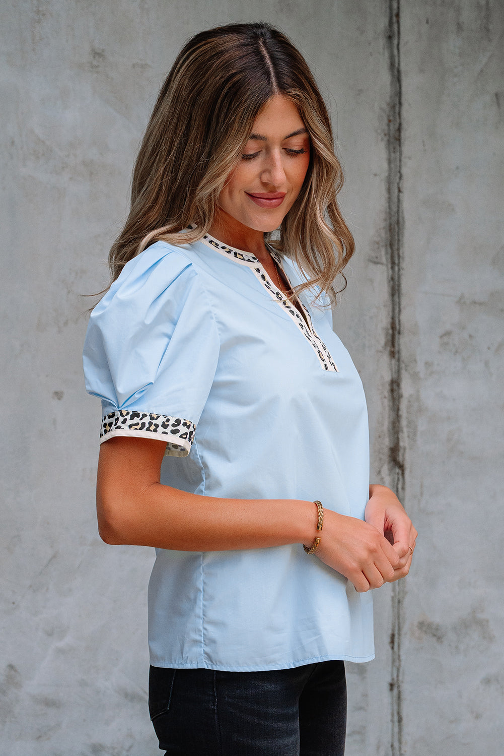 Leopard Contrast Trim Split Neck Puff Sleeve Blouse