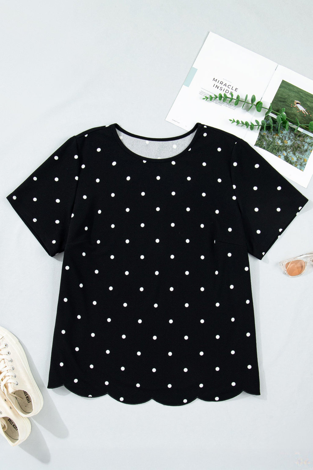 Plus Size Polka Dot Scallop Hem T-Shirt