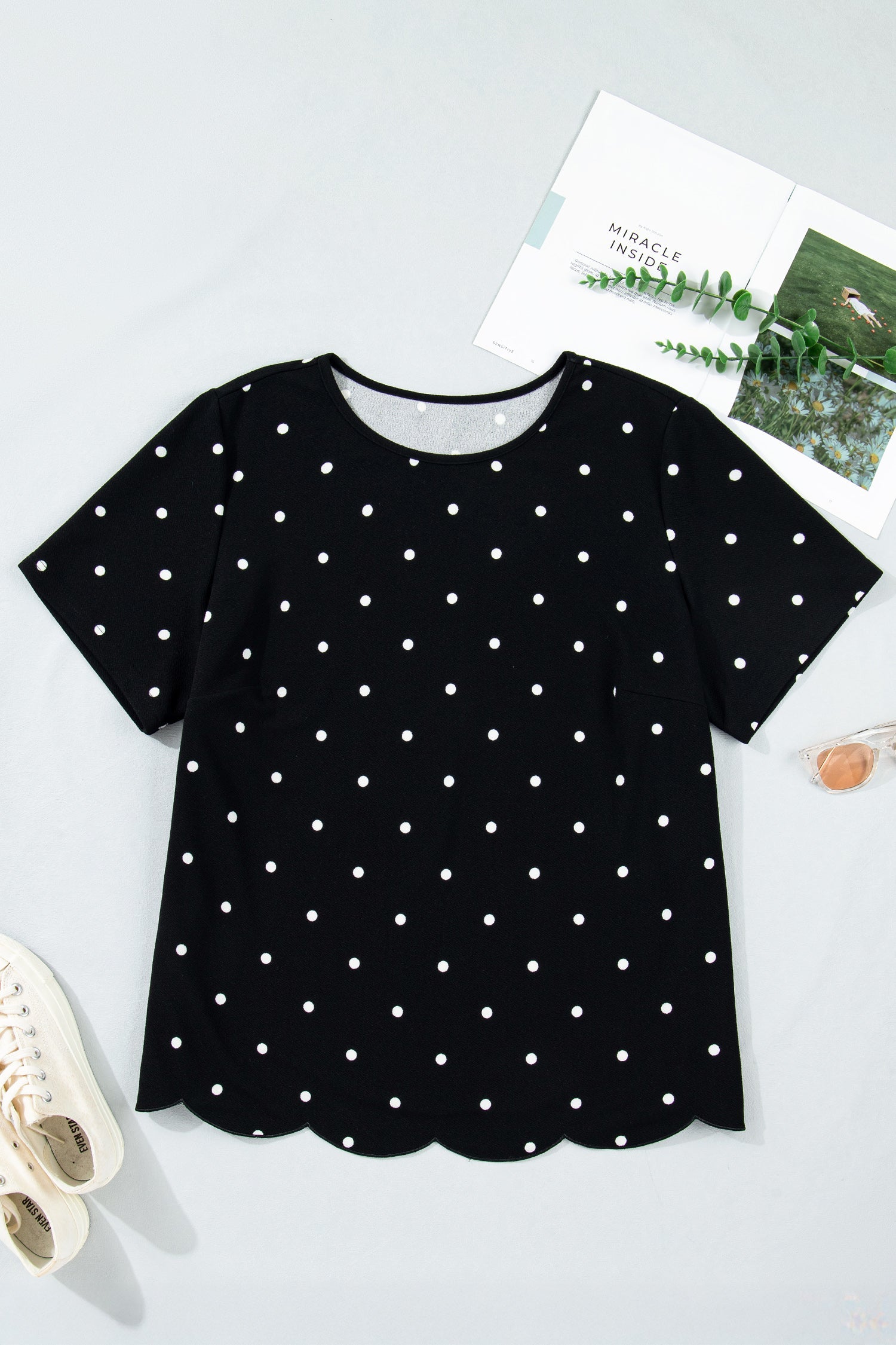 Plus Size Polka Dot Scallop Hem T-Shirt
